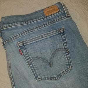 Bootcut Levi's Jean's